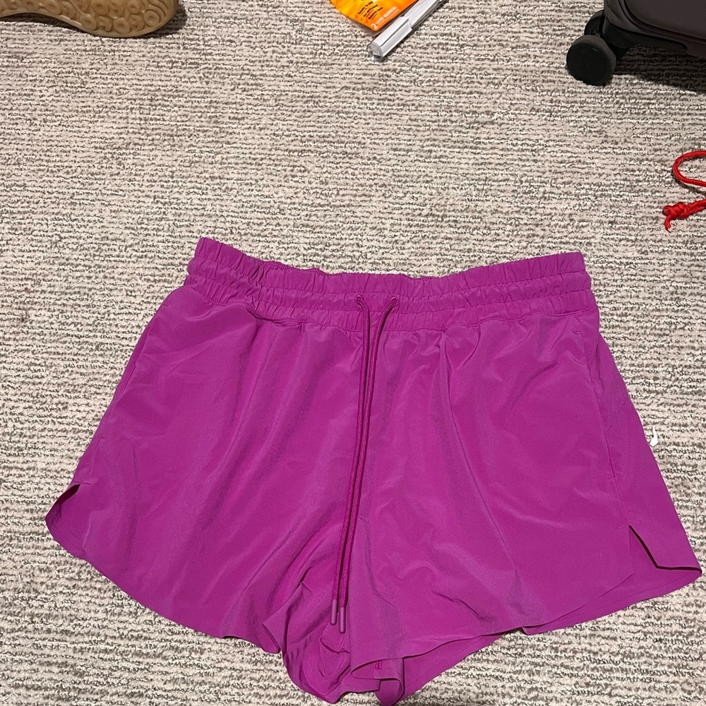 Athleta crossroads Shorts - Picture 7 of 8